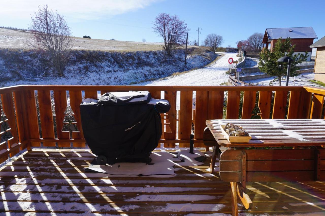 فيلا سانت-بيير-ديلس-فوركاتفي Le Nordik Chalet 3Etoiles Sauna Privatif Jardin المظهر الخارجي الصورة